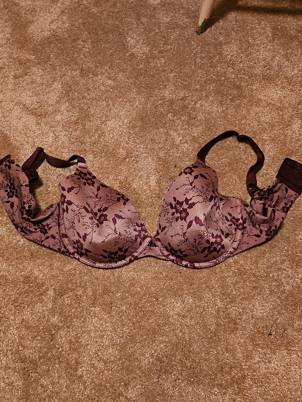 Vanity Fair Lace-Pattern Underwire Bra in Brown